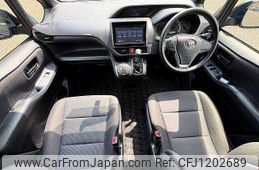 toyota noah 2016 504928-929727