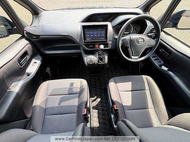 toyota noah 2016 504928-929727 image 1