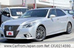 toyota crown-hybrid 2013 GOO_JP_700050301430240915002