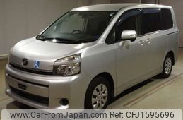 toyota voxy 2014 CFJ1595696