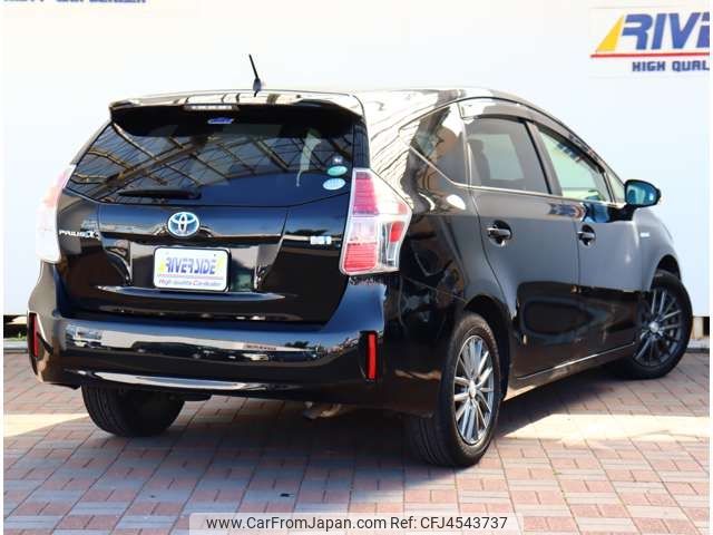 toyota prius-α 2016 CFJ4543737 image 2