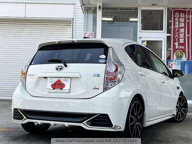 toyota aqua 2013 CFJ1521645 image 2