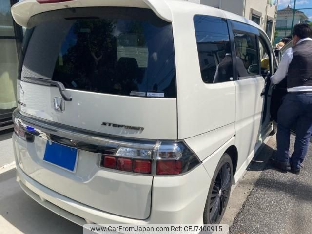 honda stepwagon 2009 CFJ7400915 image 2