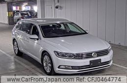 volkswagen passat-variant 2016 -VOLKSWAGEN--VW Passat Variant WVWZZZ3CZGE017448---VOLKSWAGEN--VW Passat Variant WVWZZZ3CZGE017448-