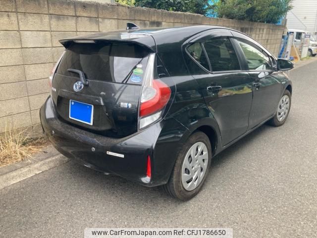 toyota aqua 2018 CFJ1786650 image 2