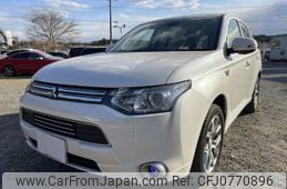 mitsubishi outlander-phev 2013 quick_quick_DLA-GG2W_GG2W-0001182