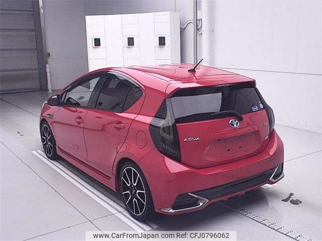 toyota aqua 2014 CFJ0796062 image 2