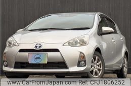 toyota aqua 2012 CFJ1806252