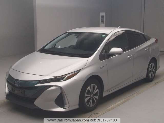 toyota prius-phv 2018 CFJ1787483 image 1