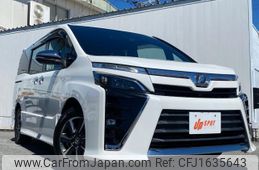toyota voxy 2018 CFJ1635643