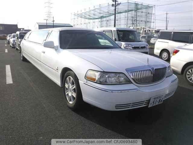 lincoln town-car 2014 -FORD 【春日部 302ｽ5186】--Lincoln Towncar ﾌﾒｲ-ｸﾆ01068823---FORD 【春日部 302ｽ5186】--Lincoln Towncar ﾌﾒｲ-ｸﾆ01068823- image 1