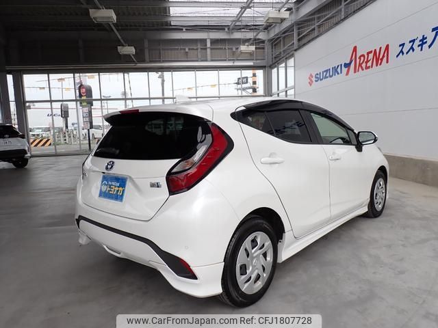 toyota aqua 2022 CFJ1807728 image 2