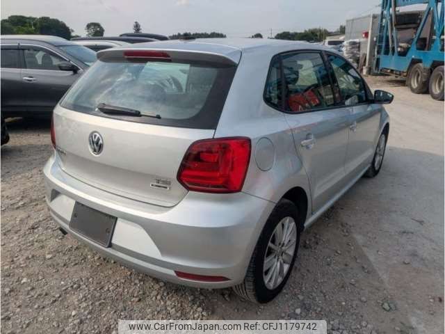 volkswagen polo 2015 -VOLKSWAGEN--VW Polo DBA-6RCJZ--WVWZZZ6RZFU064605---VOLKSWAGEN--VW Polo DBA-6RCJZ--WVWZZZ6RZFU064605- image 2