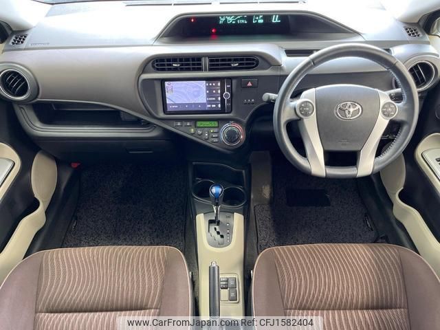 toyota aqua 2012 CFJ1582404 image 2