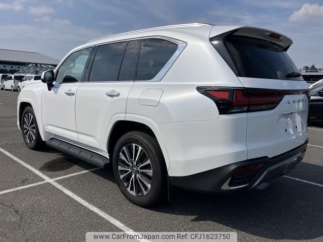 lexus lx 2022 CFJ1623750 image 2