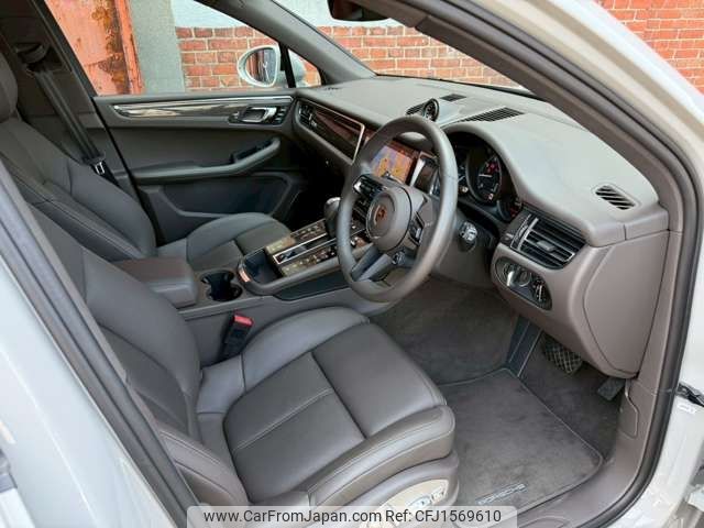 porsche macan 2024 CFJ1569610 image 2
