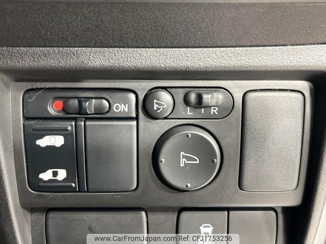 honda freed-spike 2013 CFJ1753256 image 2