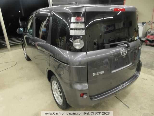 toyota sienta 2010 TE1477 image 2