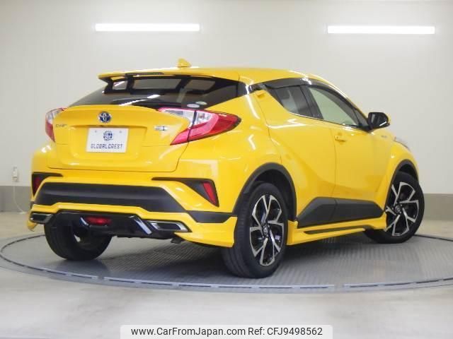 toyota c-hr 2017 quick_quick_DAA-ZYX10_ZYX10-2024741 image 2