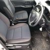 toyota noah 2018 -TOYOTA--Noah DBA-ZRR80G--ZRR80-0404621---TOYOTA--Noah DBA-ZRR80G--ZRR80-0404621- image 6