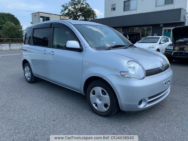 Toyota sienta 2003