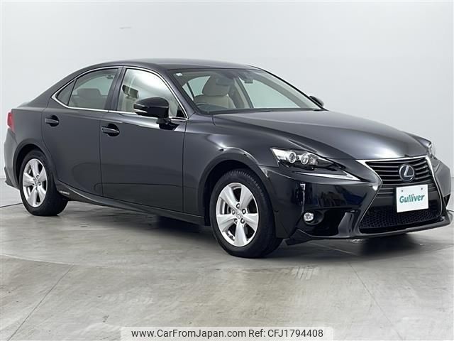 lexus is 2016 CFJ1794408 image 1