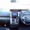 toyota voxy 2007 N2025020052F-24 image 13