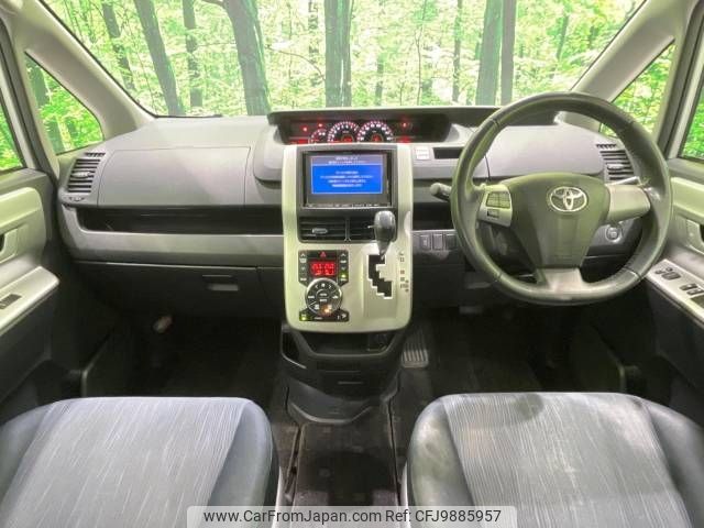 toyota voxy 2011 -TOYOTA--Voxy DBA-ZRR70W--ZRR70-0427008---TOYOTA--Voxy DBA-ZRR70W--ZRR70-0427008- image 2