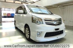 toyota noah 2011 ENHANCEAUTO_1_ea286461