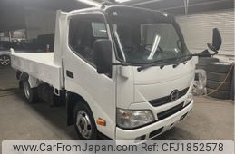 hino dutro 2015 CFJ1852578