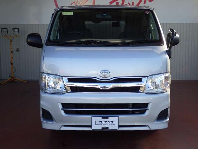 toyota hiace-van 2011 17010105 image 2