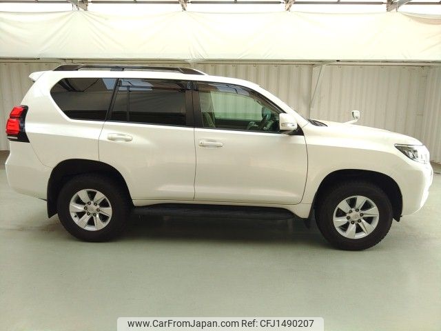toyota land-cruiser-prado 2018 ENHANCEAUTO_1_ea299434 image 2