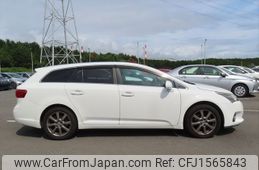 toyota avensis 2013 CFJ1565843
