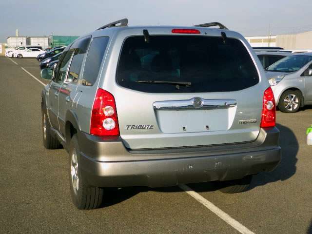 mazda tribute 2004 CFJ3119868 image 2