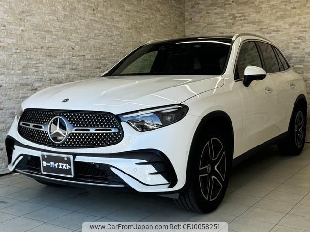 mercedes-benz glc-class 2023 quick_quick_254605_W1N2546052F029365 image 1