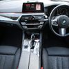 bmw 5-series 2019 quick_quick_ABA-JR20_WBAJR32010WW31911 image 2