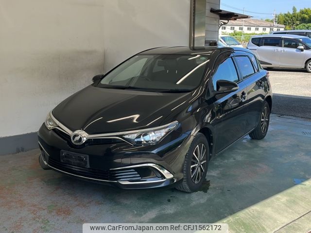 toyota auris 2016 CFJ1562172 image 1