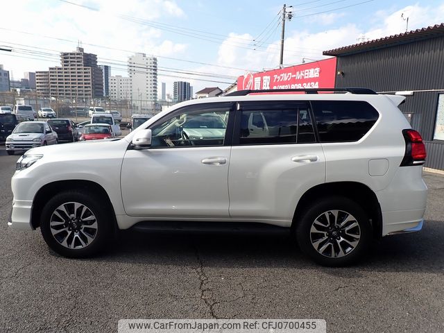 toyota land-cruiser-prado 2022 25521610 image 2