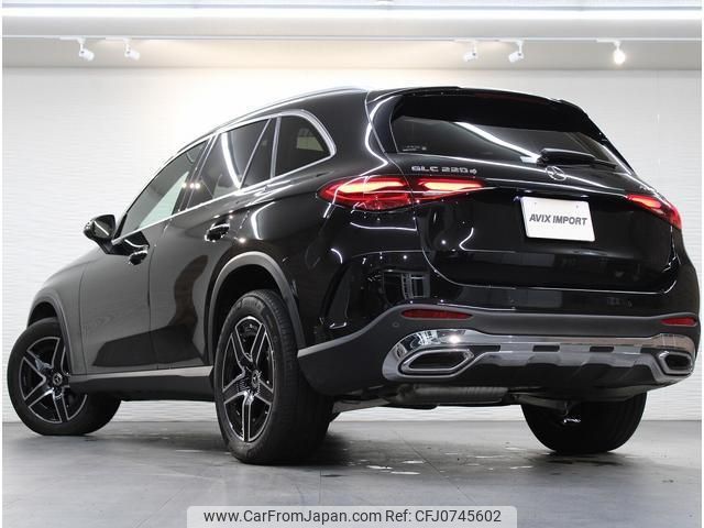 mercedes-benz glc-class 2023 quick_quick_254605_W1N2546052F048665 image 2