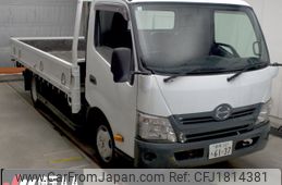 hino dutro 2013 CFJ1814381