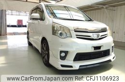 toyota noah 2011 ENHANCEAUTO_1_ea299090