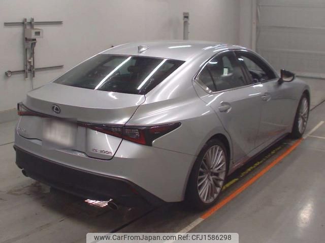 lexus is 2021 CFJ1586298 image 2
