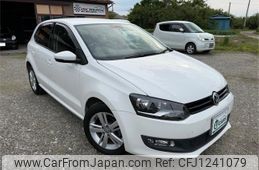 volkswagen polo 2014 -VOLKSWAGEN--VW Polo 6RCBZ--EU032360---VOLKSWAGEN--VW Polo 6RCBZ--EU032360-