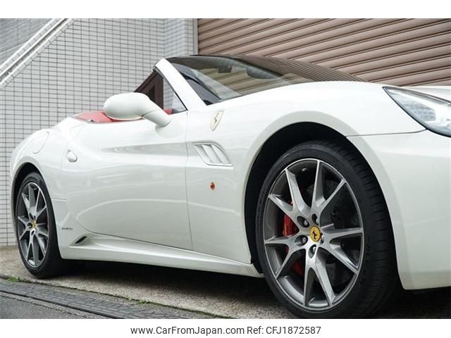 ferrari california 2010 CFJ1872587 image 2