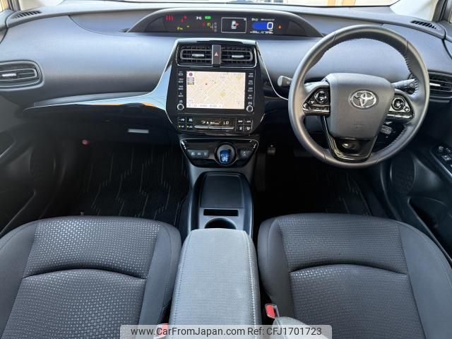 toyota prius 2022 CFJ1701723 image 2
