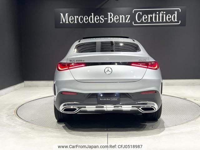 mercedes-benz glc-class 2024 quick_quick_254305_W1N2543052F099992 image 2