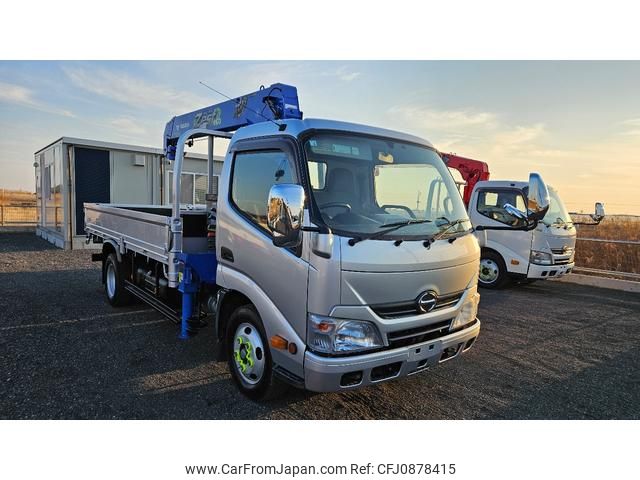 hino dutro 2015 GOO_NET_EXCHANGE_0404266A30250311W001 image 1