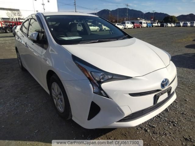 toyota prius 2018 quick_quick_DAA-ZVW50_ZVW50-6111093 image 2