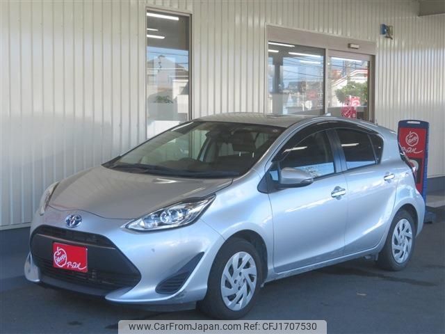toyota aqua 2018 CFJ1707530 image 1