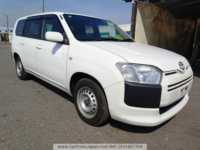 toyota probox 2017 CFJ1607704 image 2